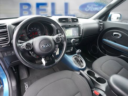 Used 2015 Kia Soul + w/ Audio Package FWD image 11