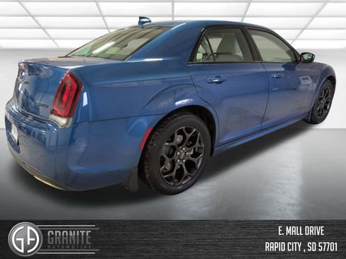 Used 2023 Chrysler 300 Touring L w/ Comfort Group image 5