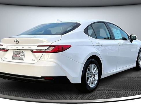 Used 2025 Toyota Camry LE image 6