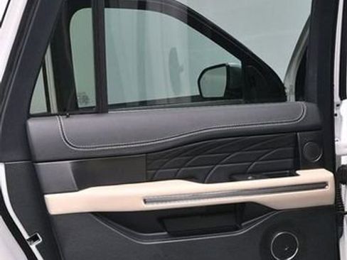 Used 2023 Ford Expedition Max Platinum image 15