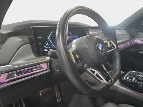 Used 2024 BMW 740i image 23