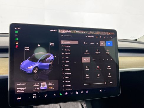 Used 2023 Tesla Model Y Long Range image 26