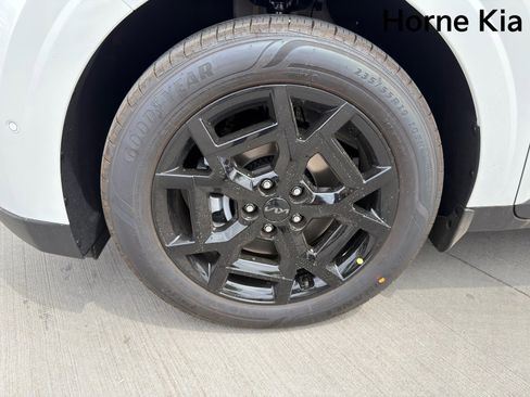 New 2026 Kia Carnival SX Prestige FWD image 8