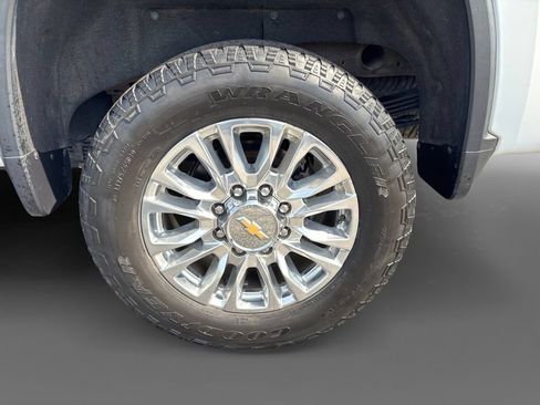 Used 2022 Chevrolet Silverado 2500 High Country AWD/4WD image 9