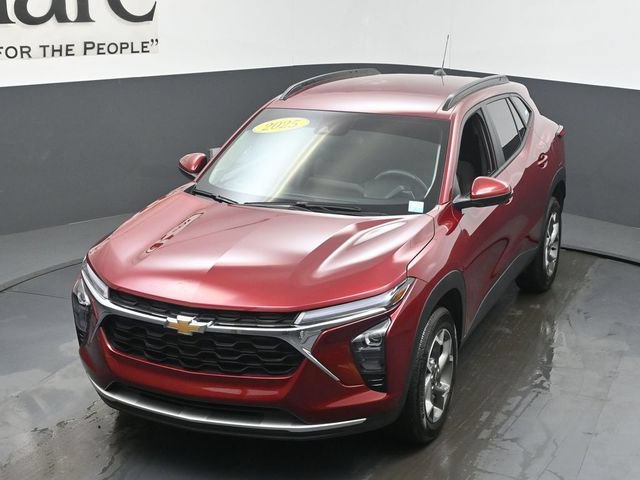 Used 2025 Chevrolet Trax LT w/ Driver Confidence Package FWD image 47