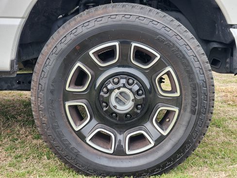 Used 2023 Ford F250 Lariat w/ Lariat Ultimate Package image 10