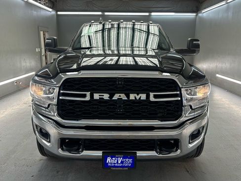 Used 2023 RAM 5500 Tradesman w/ Chrome Appearance Group RWD image 2