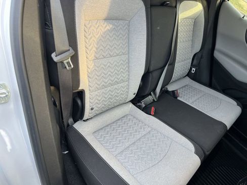 Used 2023 Chevrolet Equinox LS w/ LS Convenience Package image 27