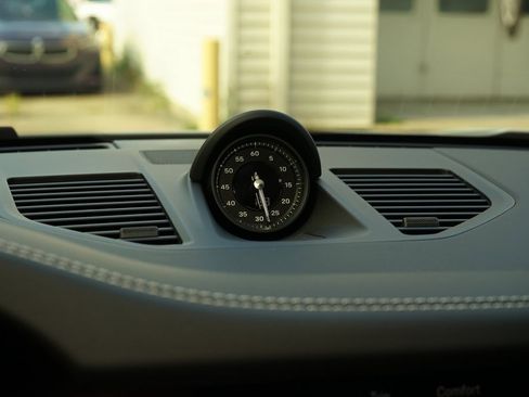 Used 2025 Porsche 911 Carrera image 33