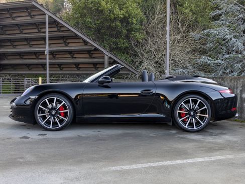 Used 2016 Porsche 911 Carrera image 2
