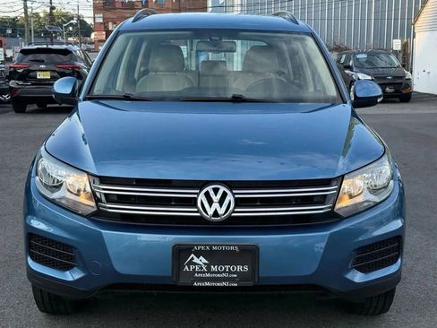 Used 2017 Volkswagen Tiguan S image 2