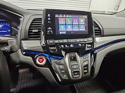 Used 2024 Honda Odyssey Elite image 12