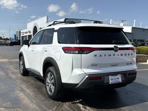New 2026 Nissan Pathfinder SL AWD/4WD image 3