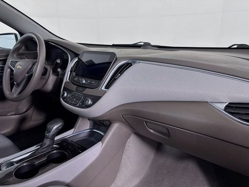Used 2021 Chevrolet Malibu LT image 29