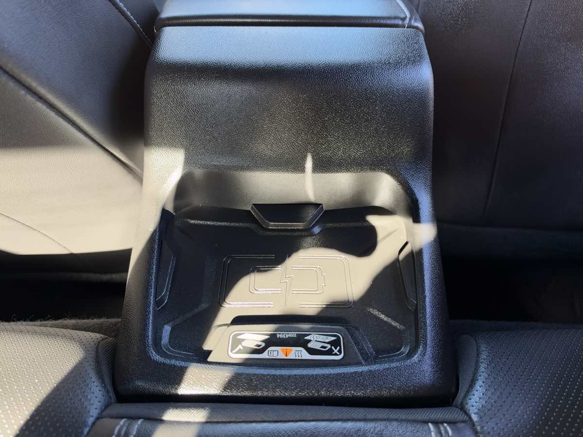 Used 2018 Chevrolet Camaro SS RWD image 25