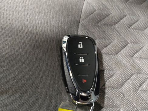 Used 2023 Chevrolet Equinox LS AWD/4WD image 32