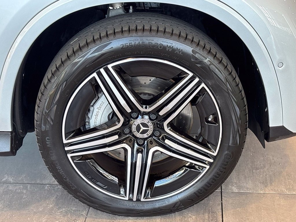 Used 2025 Mercedes-Benz GLC 350e 4MATIC image 41