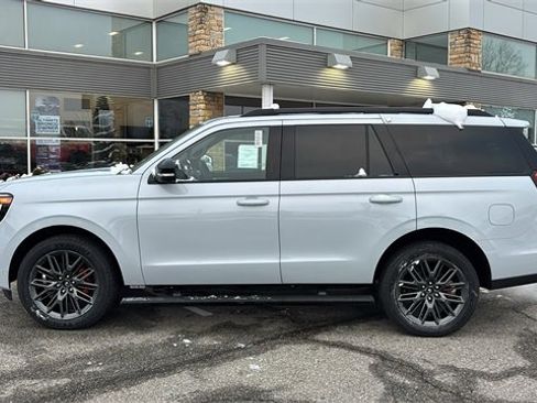 New 2025 Ford Expedition Platinum w/ Stealth Performance Package image 4