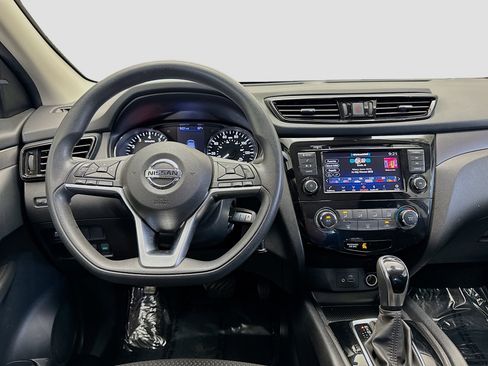 Used 2021 Nissan Rogue Sport S image 13