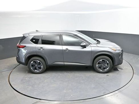 Used 2025 Nissan Rogue SV AWD/4WD image 39