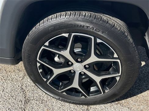 Used 2024 Jeep Compass Limited w/ Sun and Sound Group image 21