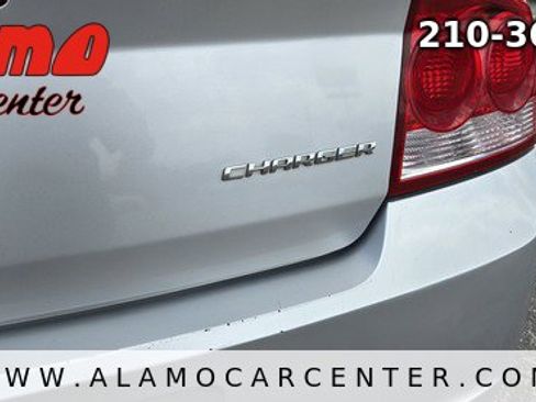 Used 2010 Dodge Charger SE image 12