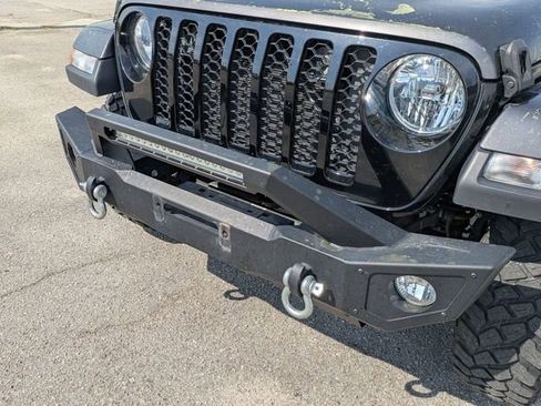 Used 2023 Jeep Gladiator Willys image 9