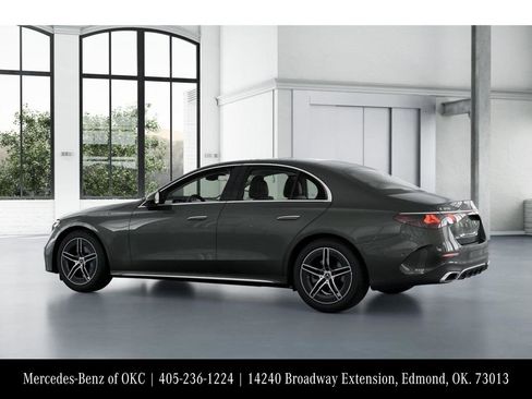 Used 2025 Mercedes-Benz E 350 Sedan image 31