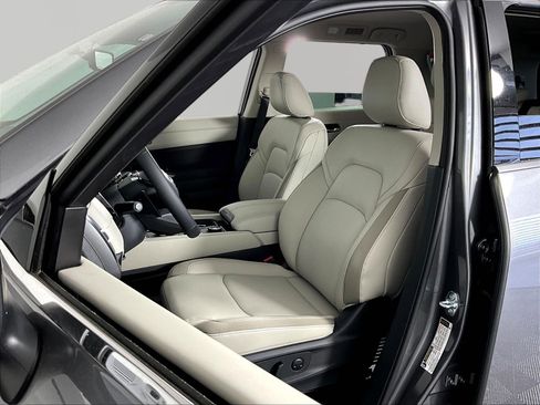 New 2026 Nissan Pathfinder SL AWD/4WD image 16