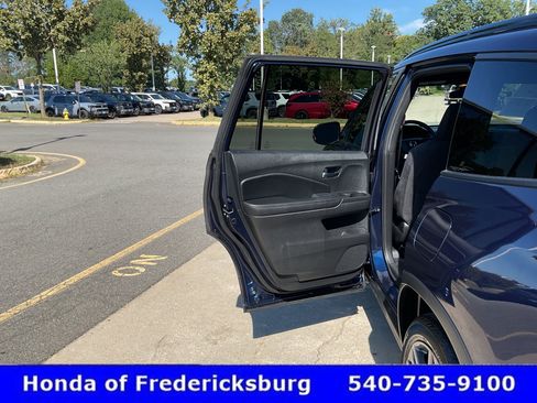 Used 2022 Honda Pilot Sport image 16