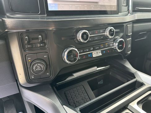 Used 2025 Ford F350 Lariat w/ Tremor Off-Road Package AWD/4WD image 16