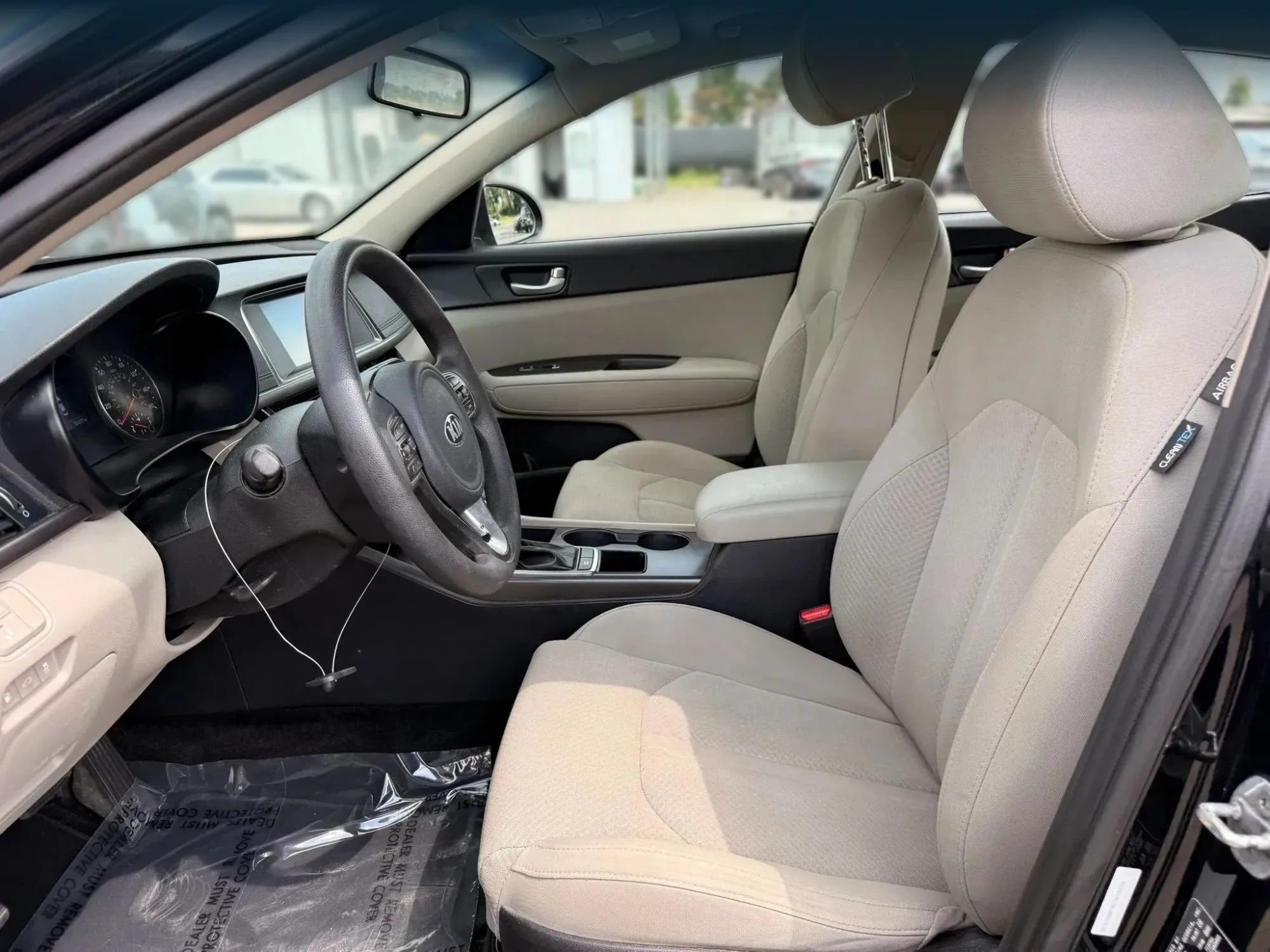 Used 2018 Kia Optima LX w/ 17" Alloy Wheels Package FWD image 2