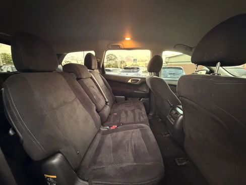 Used 2014 Nissan Pathfinder S FWD image 25
