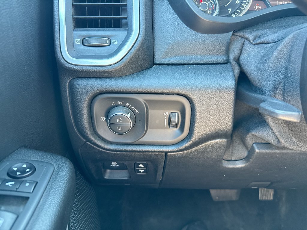 Used 2021 RAM 1500 Big Horn AWD/4WD image 17
