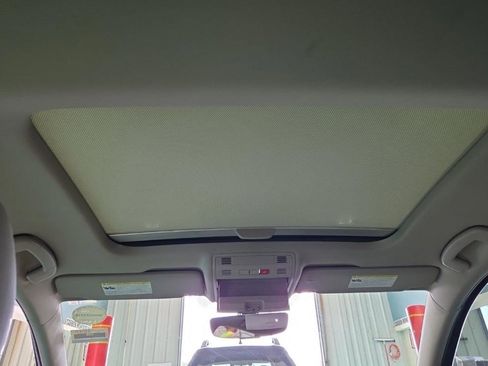 Used 2021 Volkswagen Golf TSI image 28