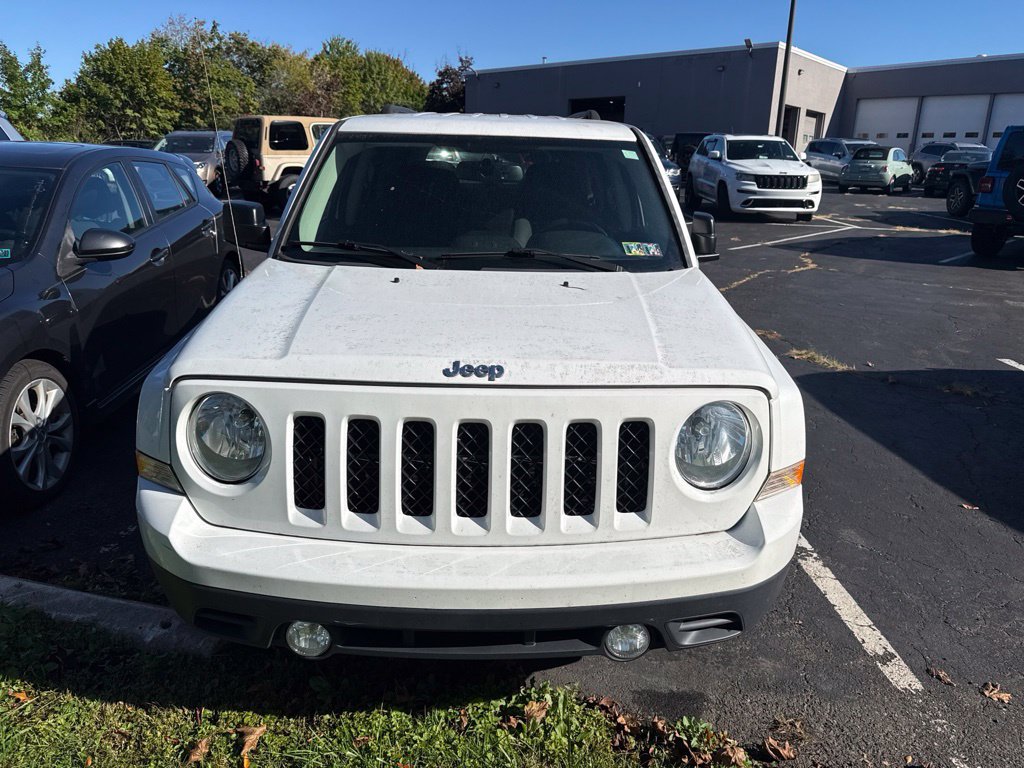 Used 2016 Jeep Patriot Latitude AWD/4WD image 2