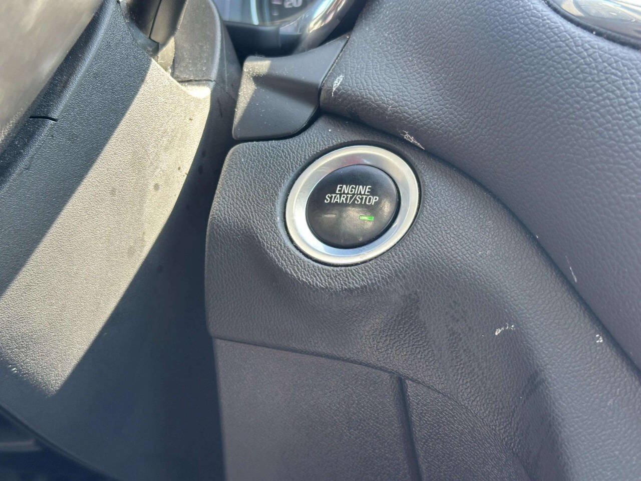 Used 2020 Chevrolet Equinox LT FWD image 41
