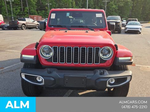 Used 2025 Jeep Wrangler Unlimited Sahara AWD/4WD image 2