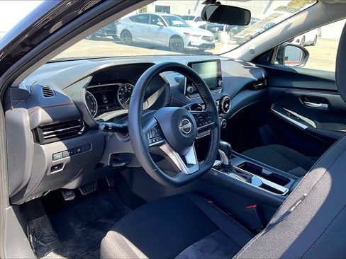 Used 2025 Nissan Sentra SR FWD image 12