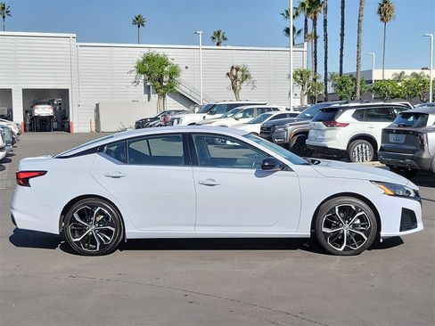 Used 2023 Nissan Altima 2.5 SR image 30