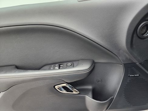 Used 2017 Dodge Challenger SRT Hellcat image 38