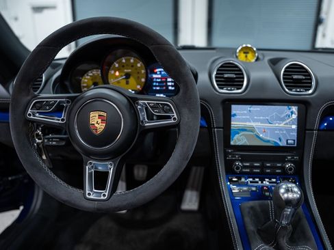 Used 2020 Porsche 718 Boxster Spyder RWD image 24