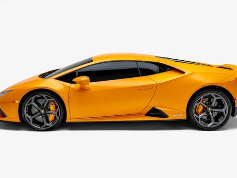 Used 2023 Lamborghini Huracan EVO RWD image 3