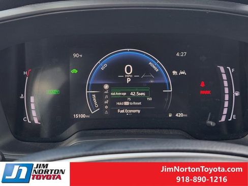 Used 2025 Toyota Corolla SE w/ SE Premium Package FWD image 17