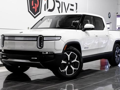 Used 2023 Rivian R1T Adventure image 8
