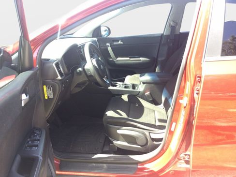 Used 2018 Kia Sportage LX FWD image 9