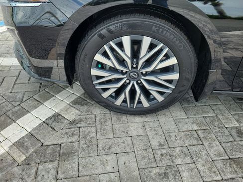 Used 2025 Nissan Altima 2.5 SV w/ SV Premium Package FWD image 12