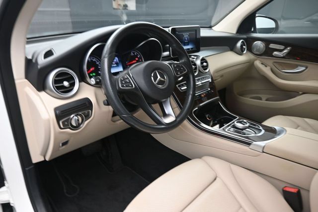 Used 2017 Mercedes-Benz GLC 300 4MATIC image 19