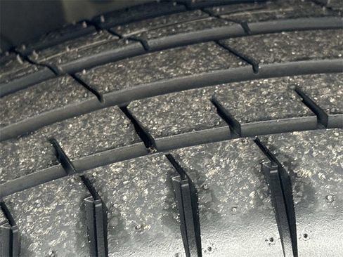 Used 2023 Nissan Pathfinder SL image 12