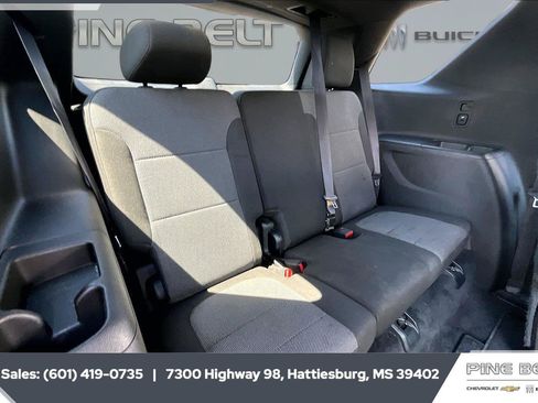 Used 2023 Chevrolet Traverse LT FWD image 21